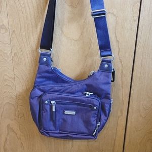 Baggallini criss cross bagg
